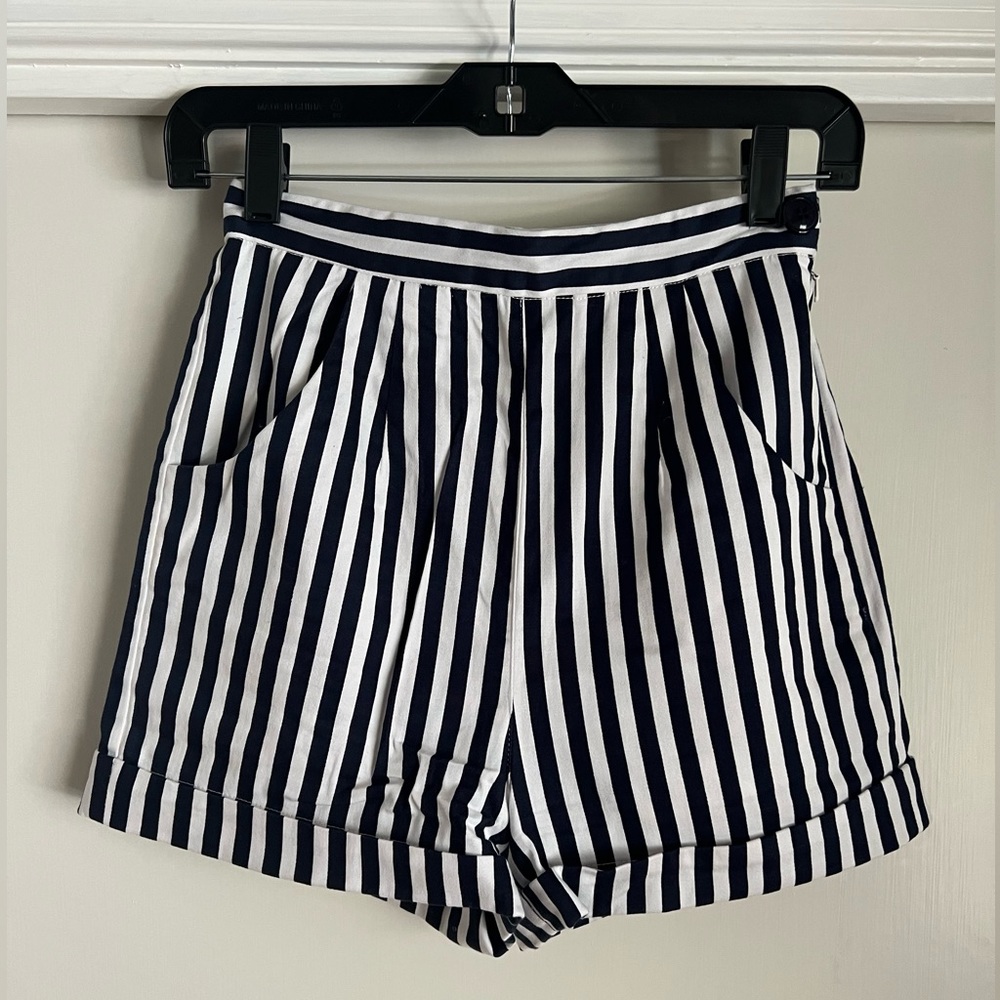 Collectif Vintage Ayana Striped Shorts in Navy and White